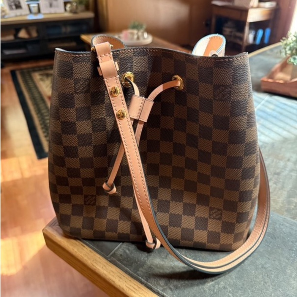 Louis Vuitton NéoNoé MM in Damier Ebene